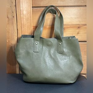 Vegan Lg Bucket Crossbody Bag with Smaller interchangeable nesting bag VGC Preโค๏ธ